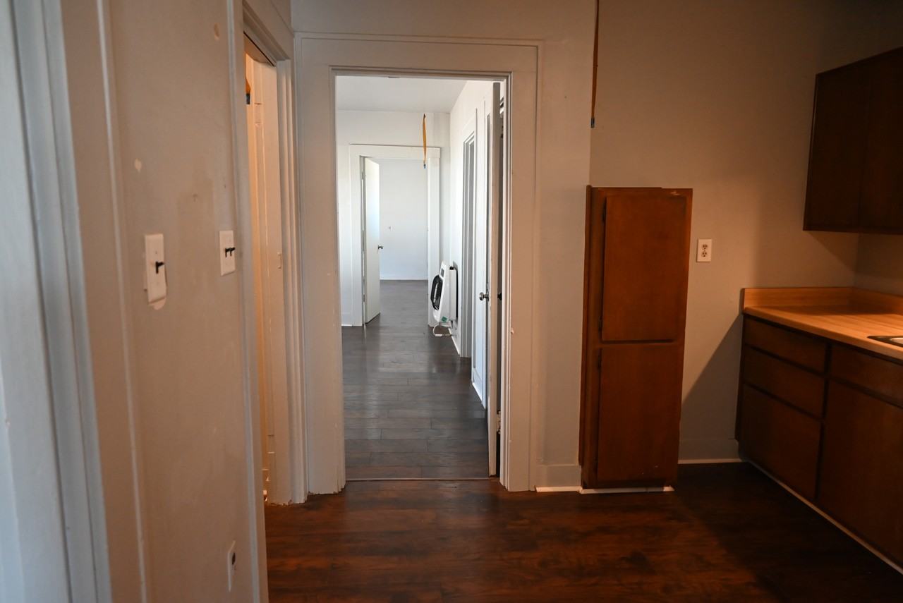 1818 Collins Ave #1-2 - Photo 4 of 15