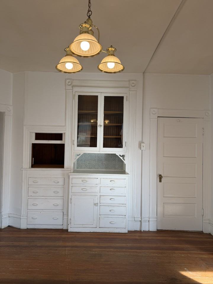 1013 Greenwood Ave #1 - Photo 3 of 11