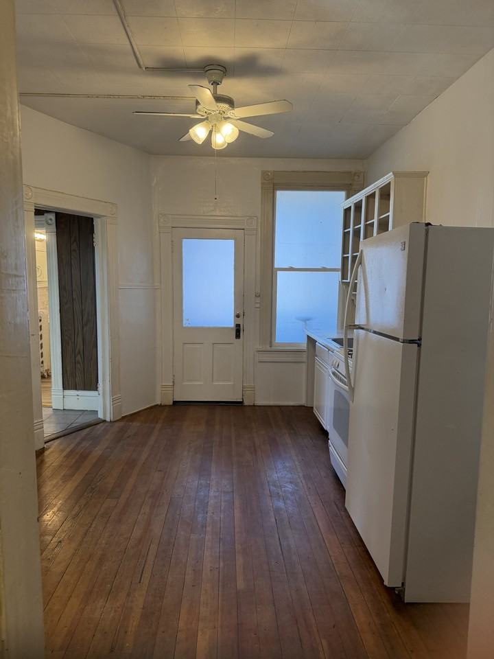 1013 Greenwood Ave #1 - Photo 5 of 11