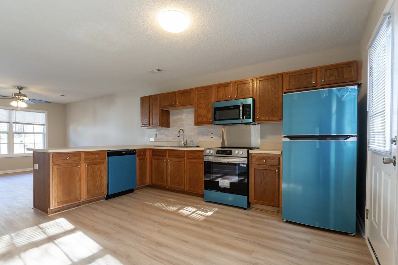 225 Springfield Cir #B - Photo 2 of 9