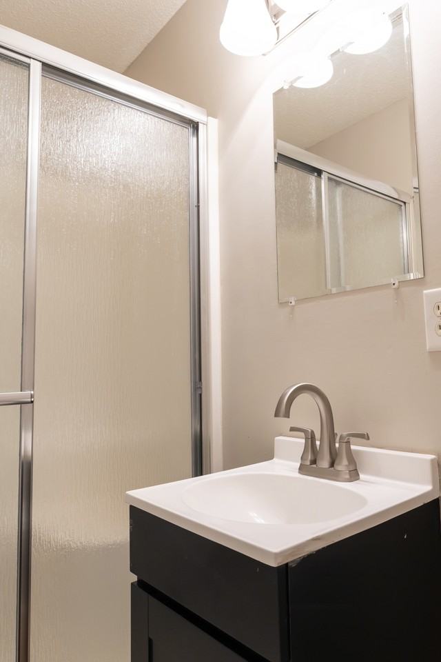 225 Springfield Cir #B - Photo 4 of 9