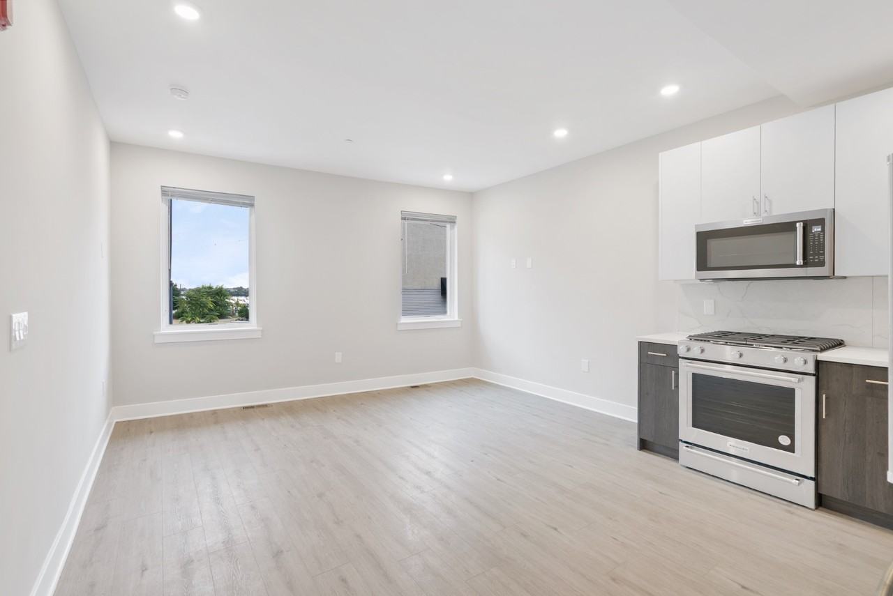 408-10 N Front St - Photo 5 of 32