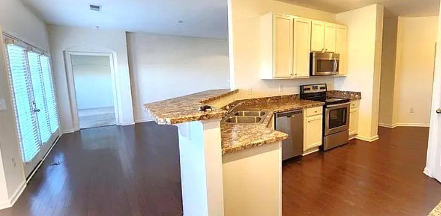 6815 Kinsale Lane - Photo 3 of 20