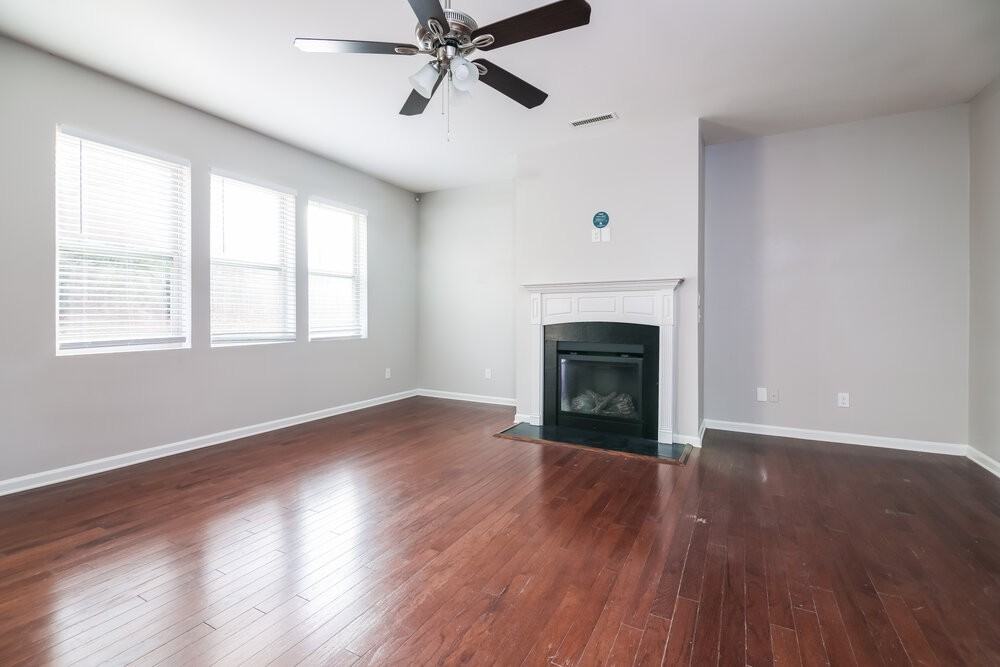 65 Davelyn Ct - Photo 4 of 17