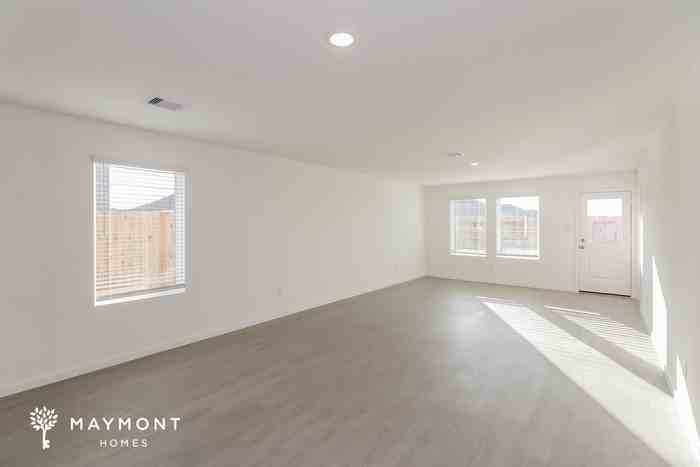 3048 Majestic Sunrise Dr - Photo 7 of 27