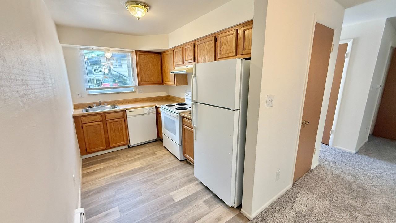 3650 Upham - Photo 4 of 12