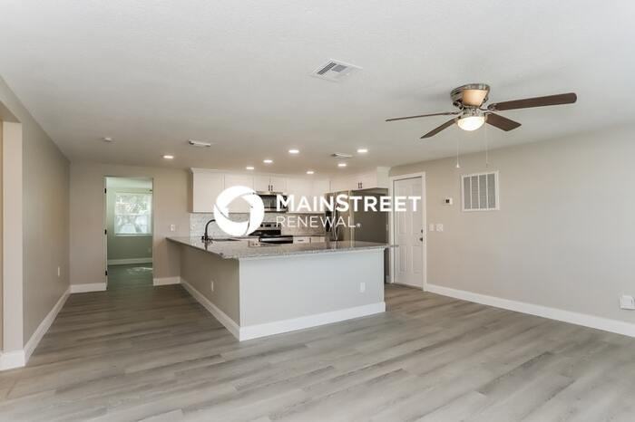 6310 Keller Dr - Photo 3 of 16