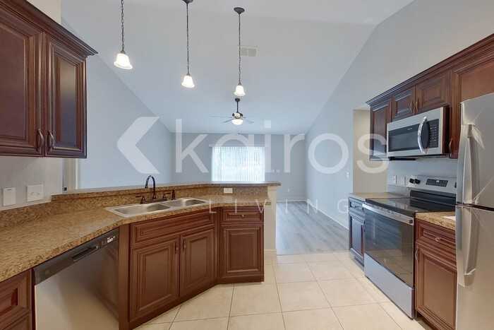 1749 Sw 168th Loop - Photo 7 of 26