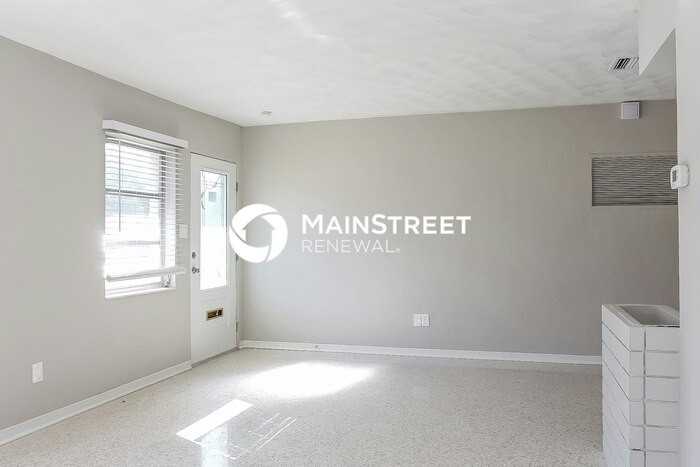 7941 23rd Avenue North - Photo 3 of 16