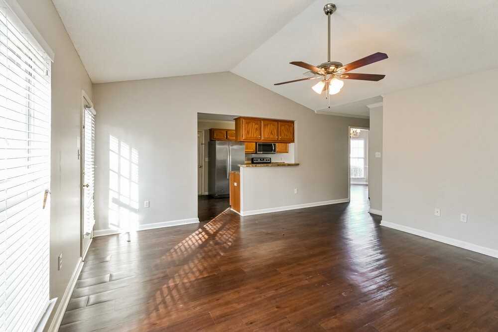 7291 Bridle Ln - Photo 3 of 16