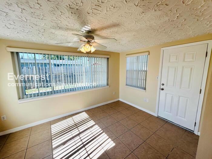 2127 Erin Dr - Photo 7 of 28