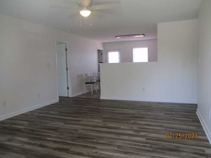 279 Southhaven Court - Photo 2 of 11