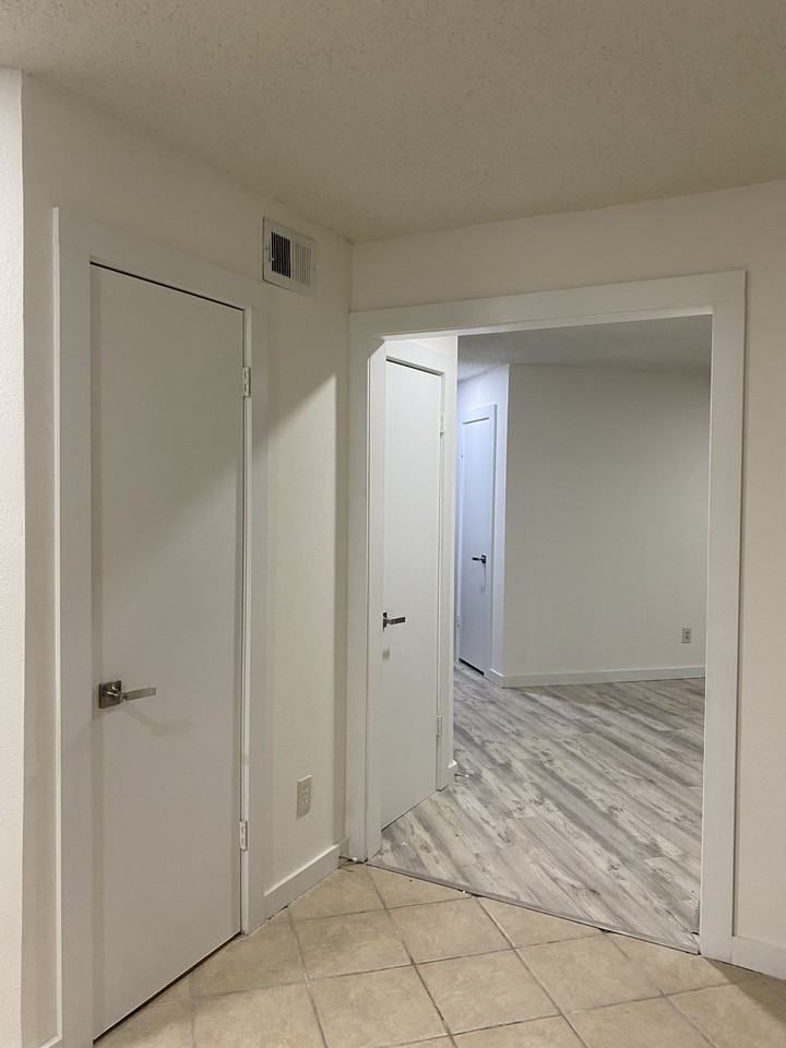 3865 Suffolk Ln #NA - Photo 6 of 20