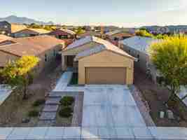 featured image of 836 East Artesia Place