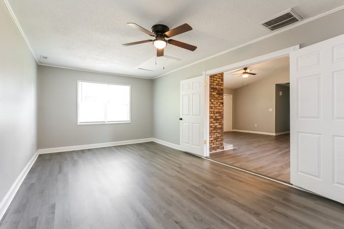 111 Palamon St - Photo 5 of 12