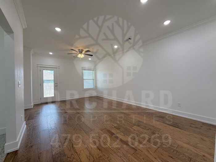 2004 E Brookview Dr - Photo 3 of 12