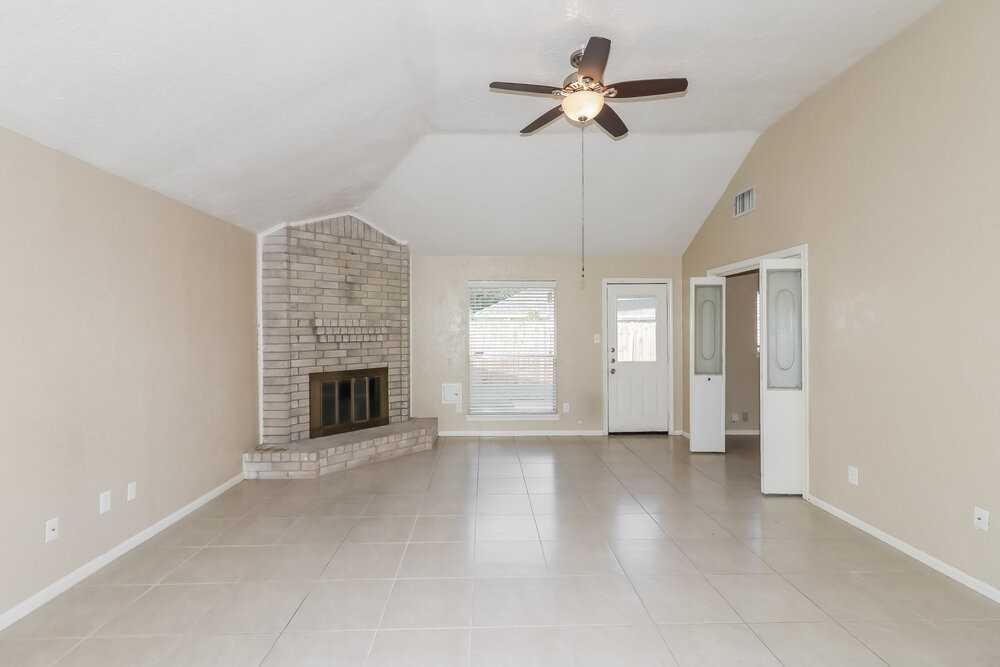 15626 Barbarossa Dr - Photo 4 of 16