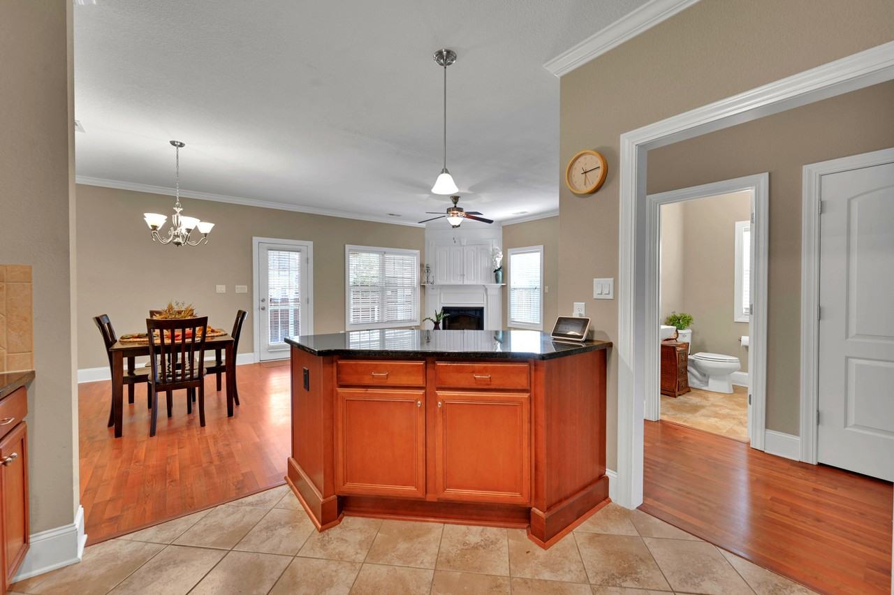 2401 Dovedale Ct - Photo 6 of 41