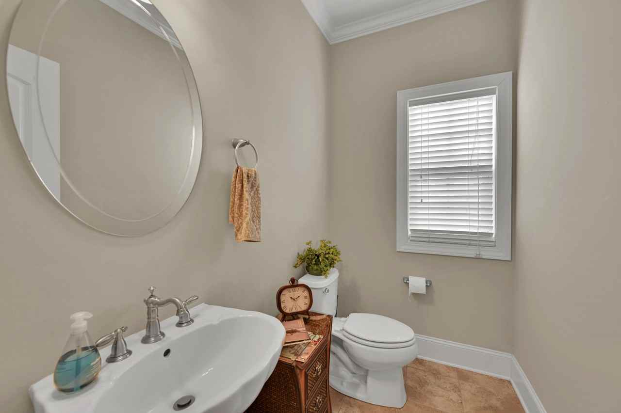 2401 Dovedale Ct - Photo 7 of 41