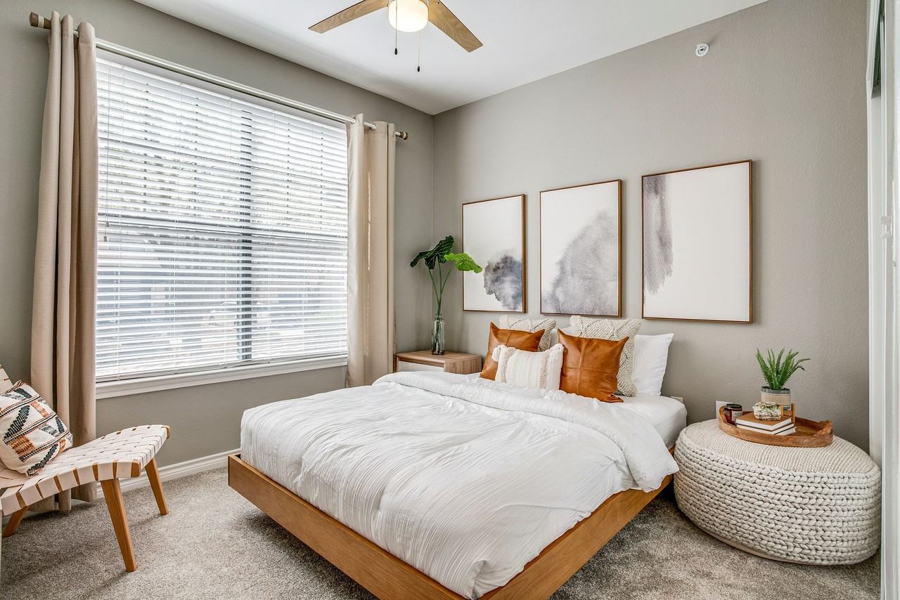 Halston on Frankford - Photo 6 of 40