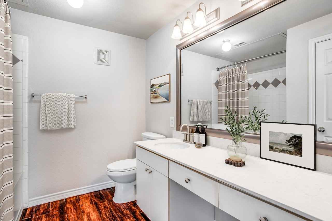 Halston on Frankford - Photo 7 of 40