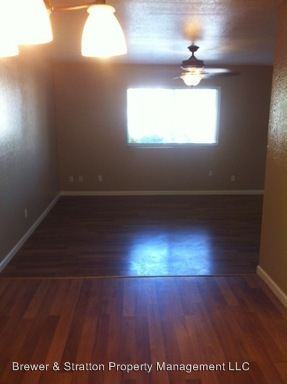 733 W 10th St - Photo 3 of 19