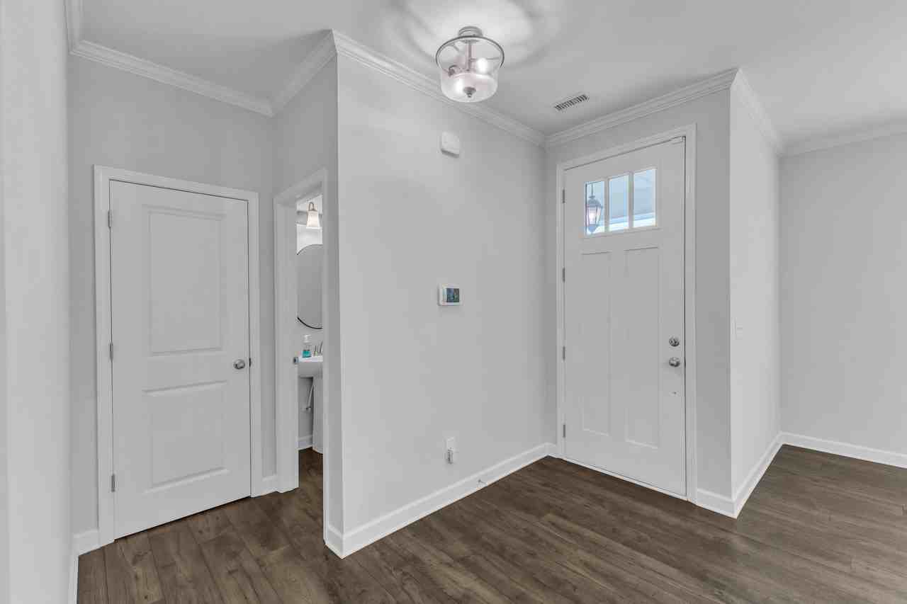 1404 Lawson Creek Way - Photo 3 of 39