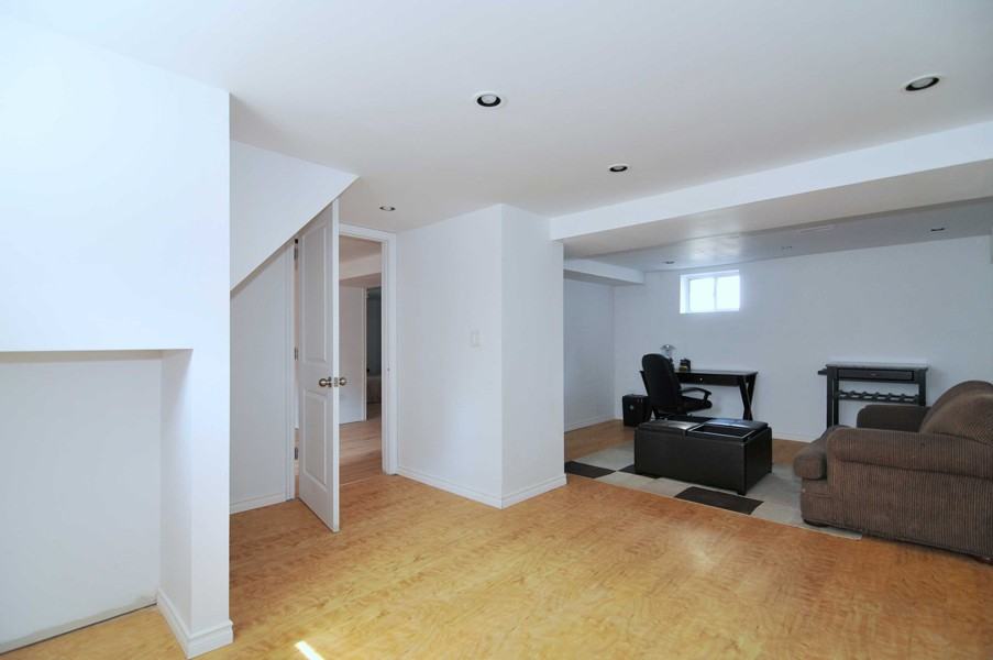 113 Ellington Drive - Photo 2 of 9