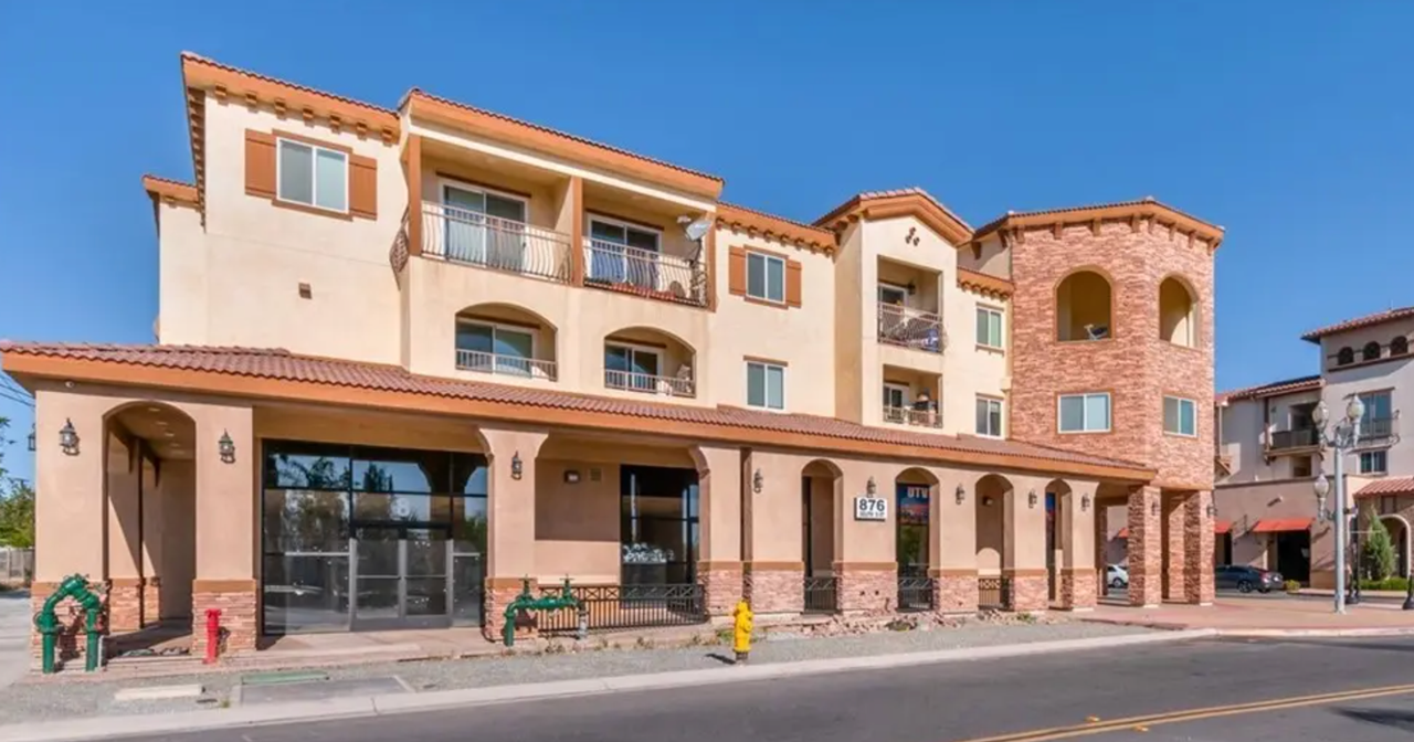 876 S. D St. - Photo 2 of 6