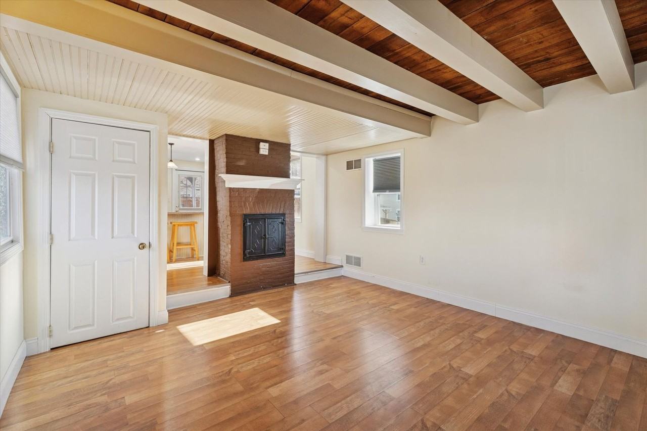 312 Saint Mary's Street - Photo 6 of 25