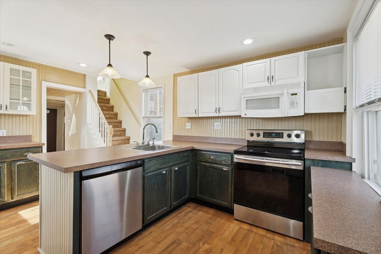 312 Saint Mary's Street - Photo 5 of 25