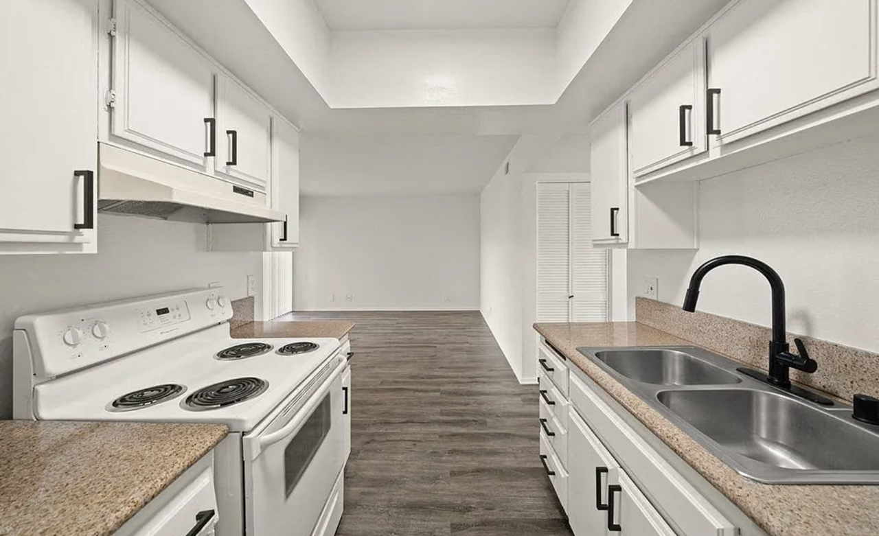 14515 Leffingwell Road - Photo 5 of 11