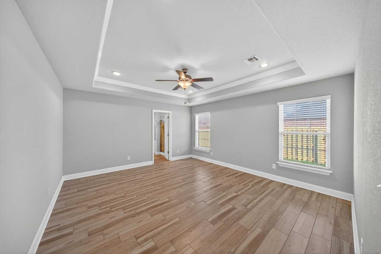 4400 Southwest Bermuda Avenue - Photo 5 of 30