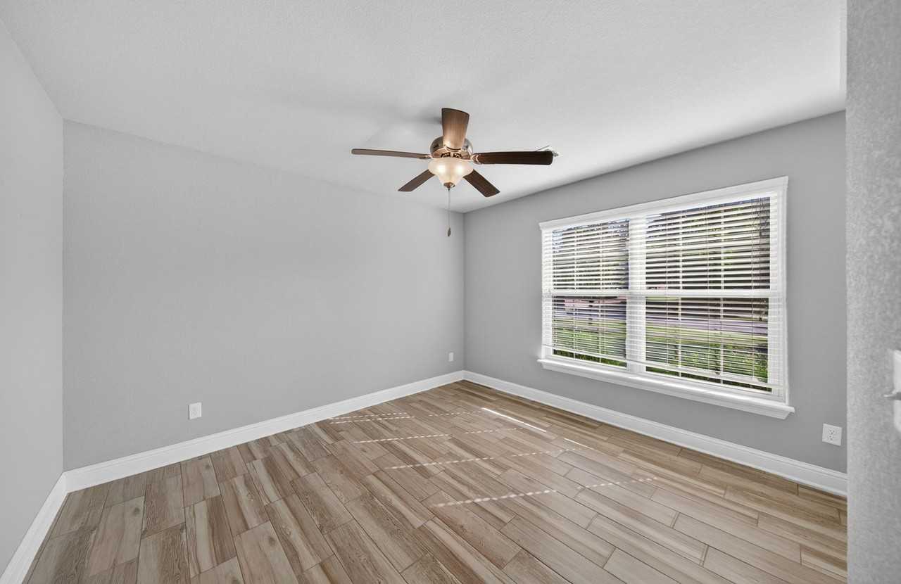 4400 Southwest Bermuda Avenue - Photo 7 of 30