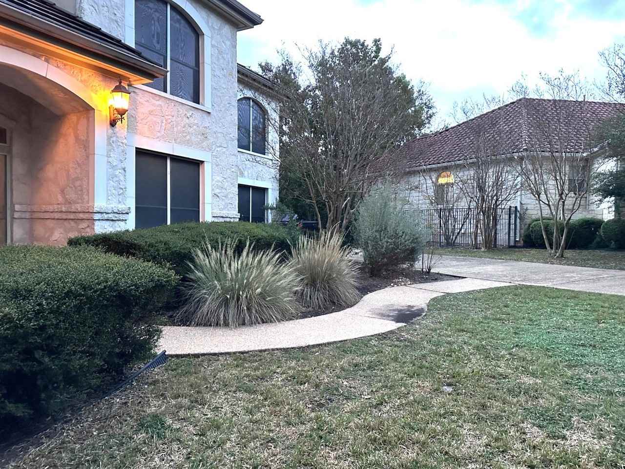 7 Monarch Oaks Drive - Photo 3 of 19