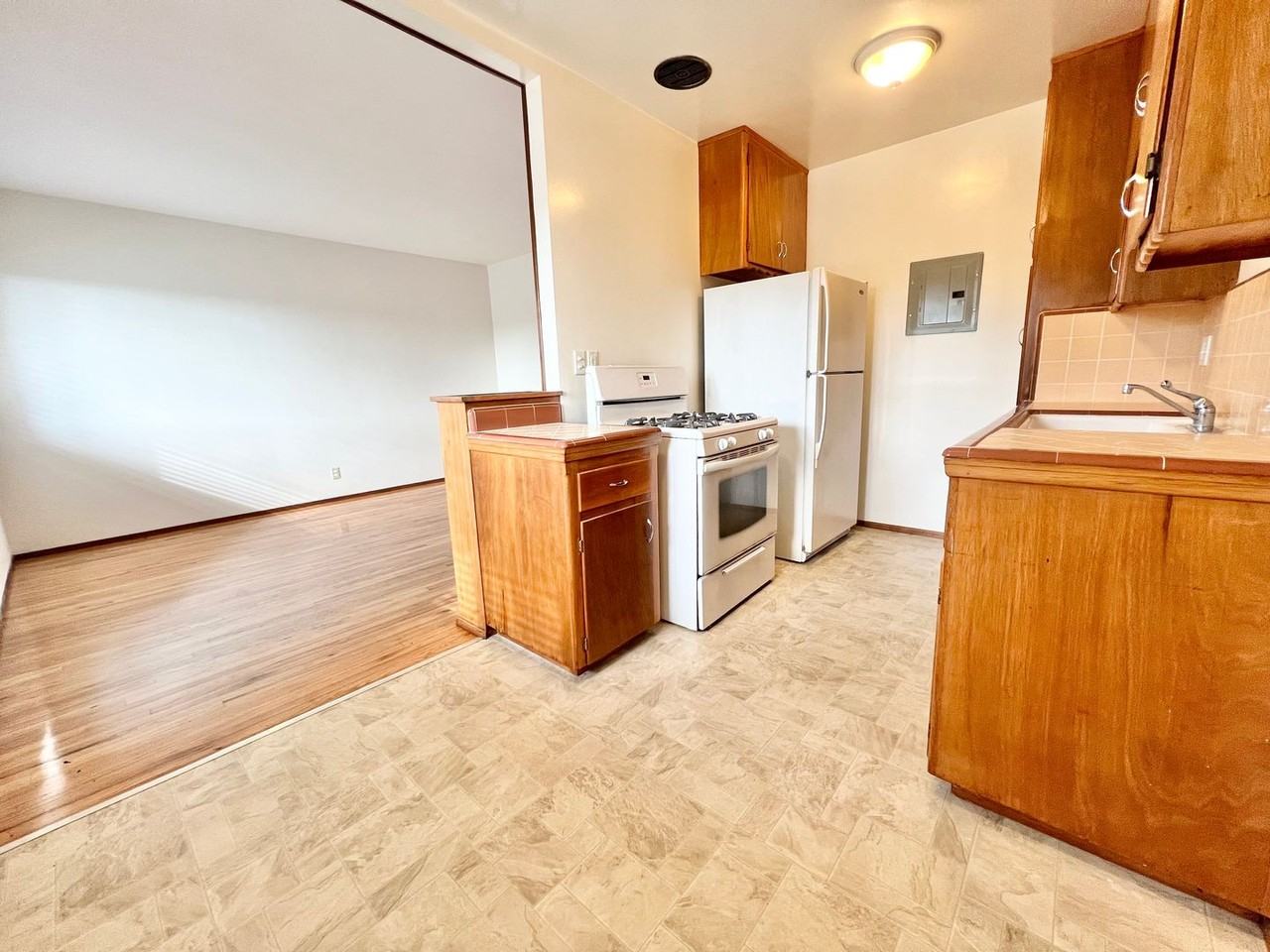 800 800 Roswell - 800 Roswell #7 - Photo 6 of 14