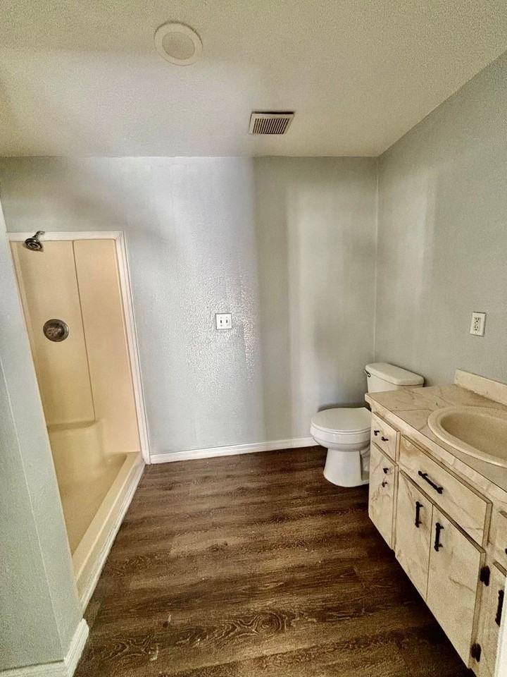 4939 Flamingo Lane - Photo 5 of 9