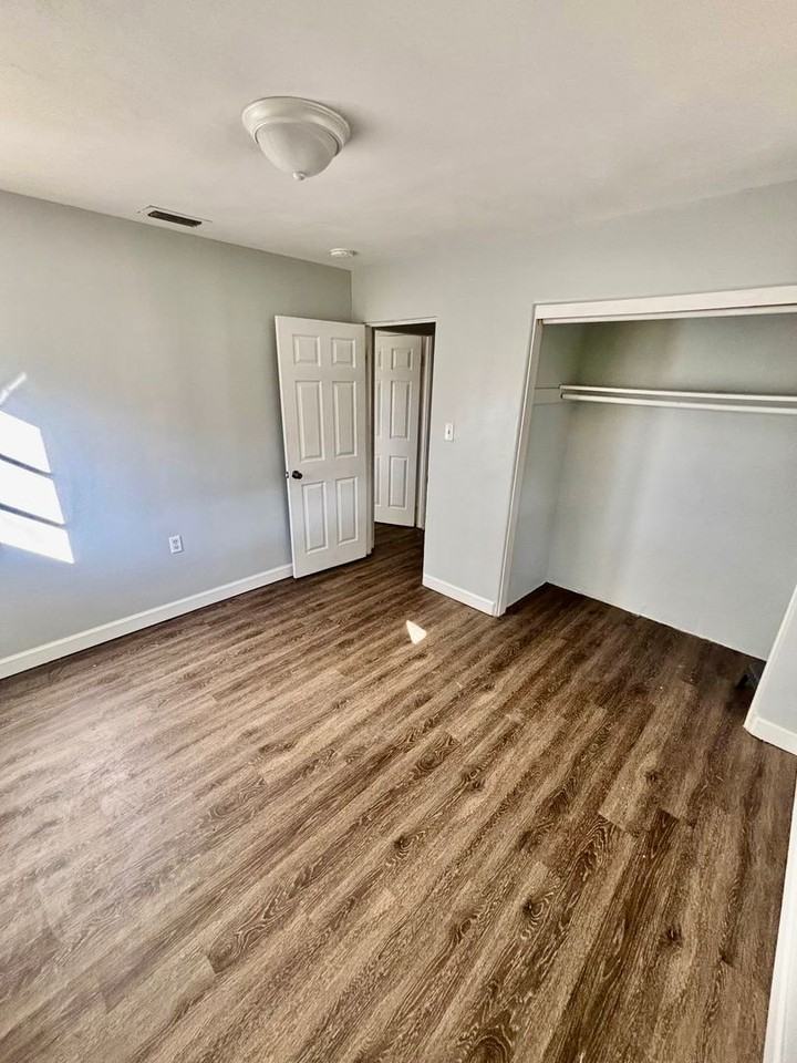 4939 Flamingo Lane - Photo 7 of 9