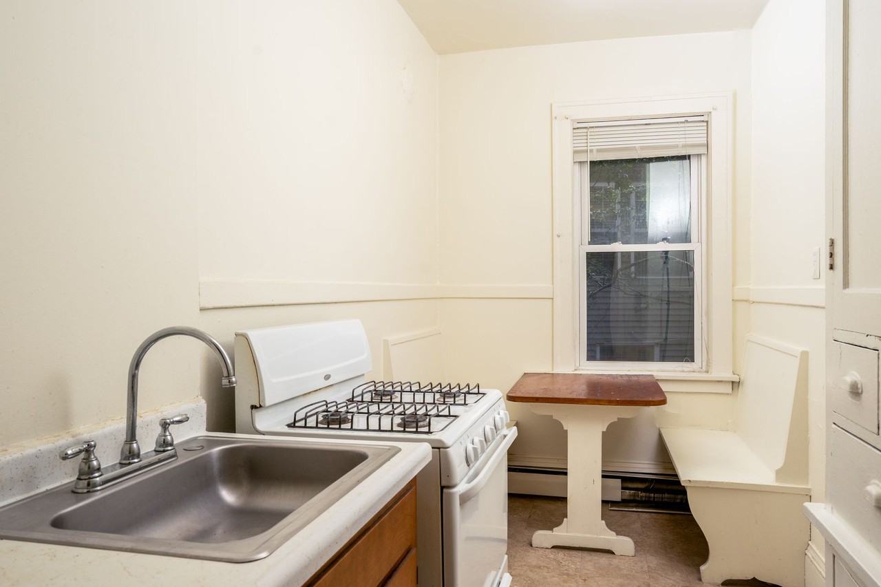 2121 Hennepin Ave S - Photo 4 of 17