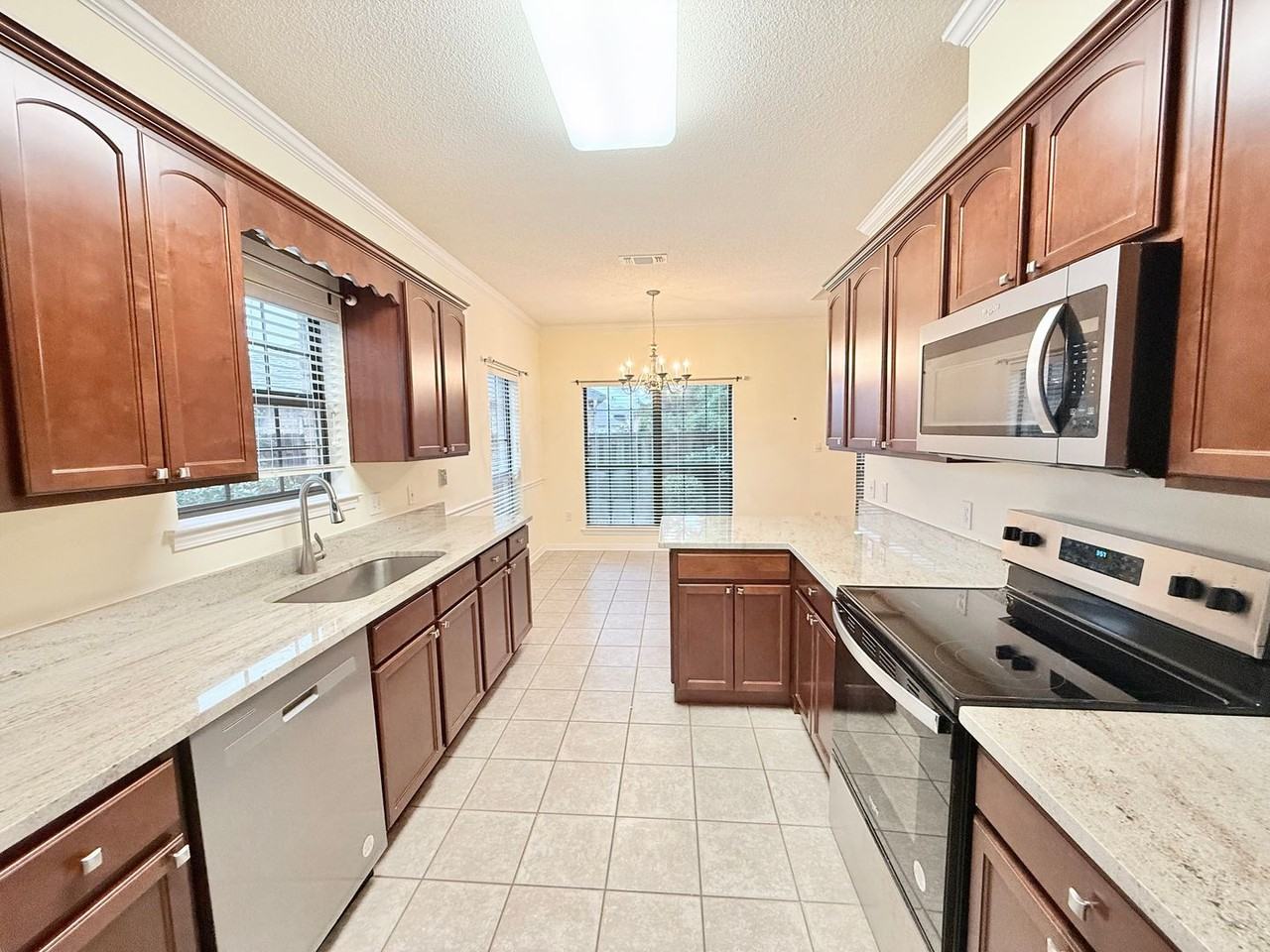 4161 Longwood Circle - Photo 5 of 16