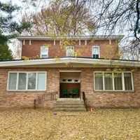 featured image of 143 Park St #1