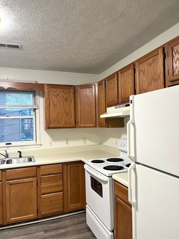 1477 Sandy Circle - Photo 6 of 45