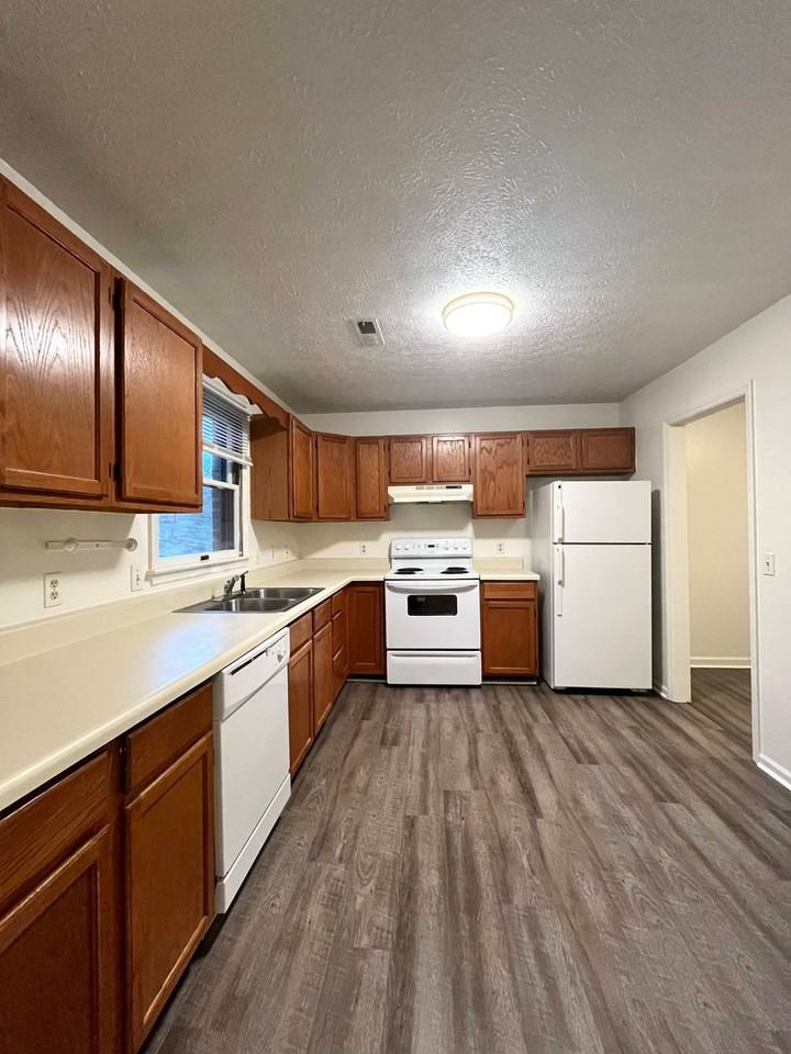 1477 Sandy Circle - Photo 7 of 45