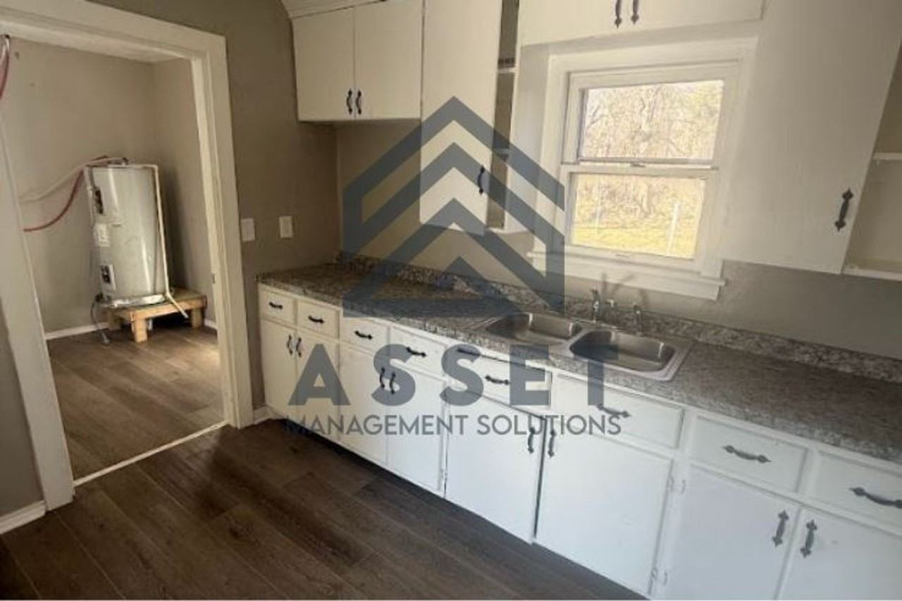 2733 Northeast Success Street - Photo 7 of 8