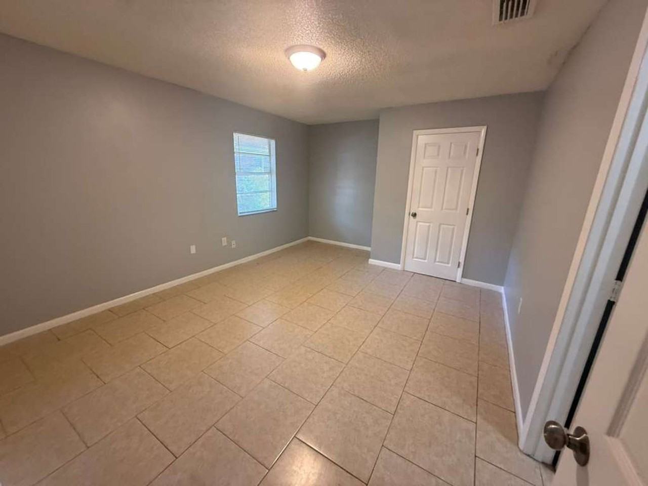 2584 Chestnut Woods Dr - Photo 6 of 11