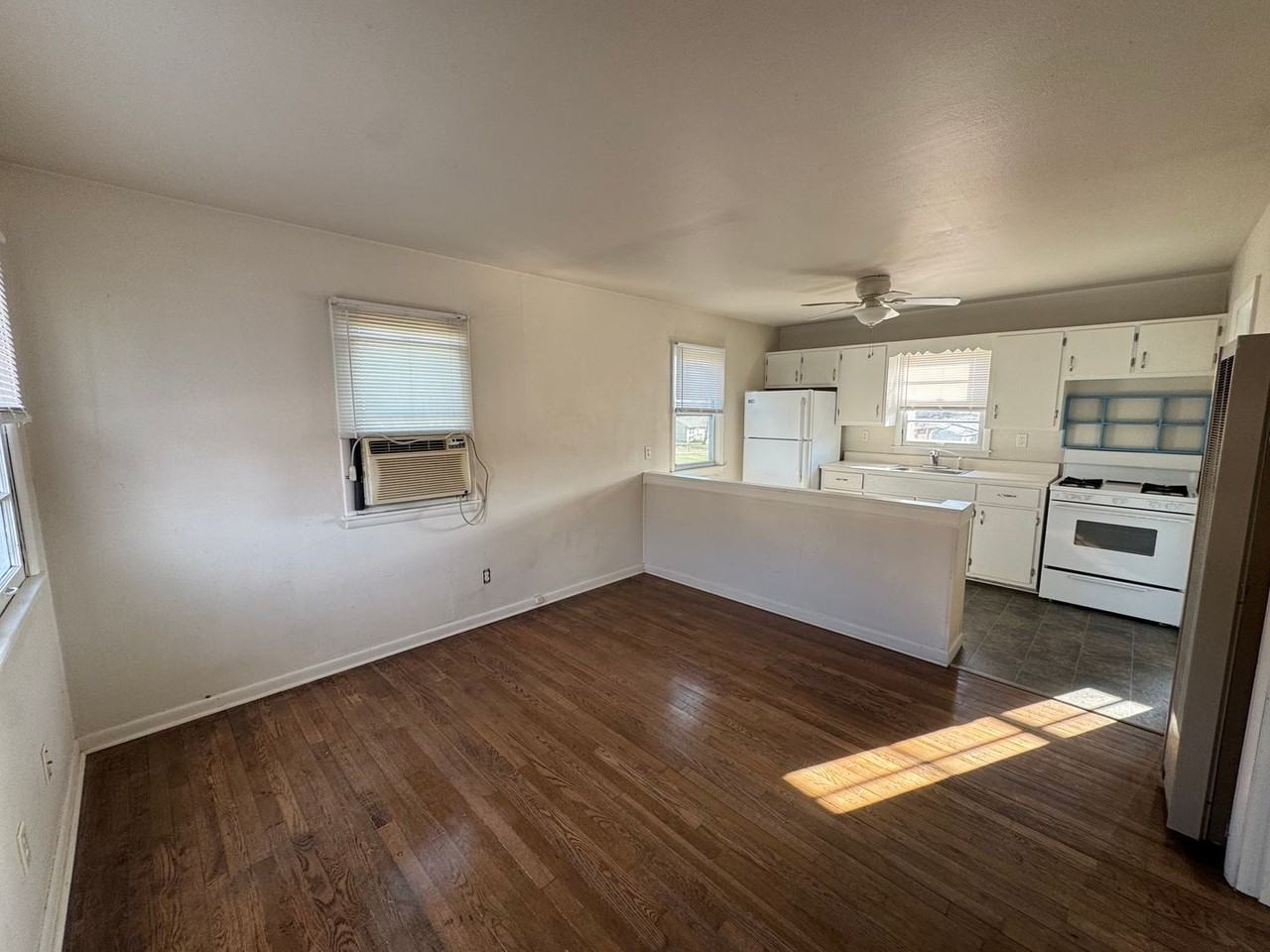 503 West Mcpherson Street - Photo 2 of 7