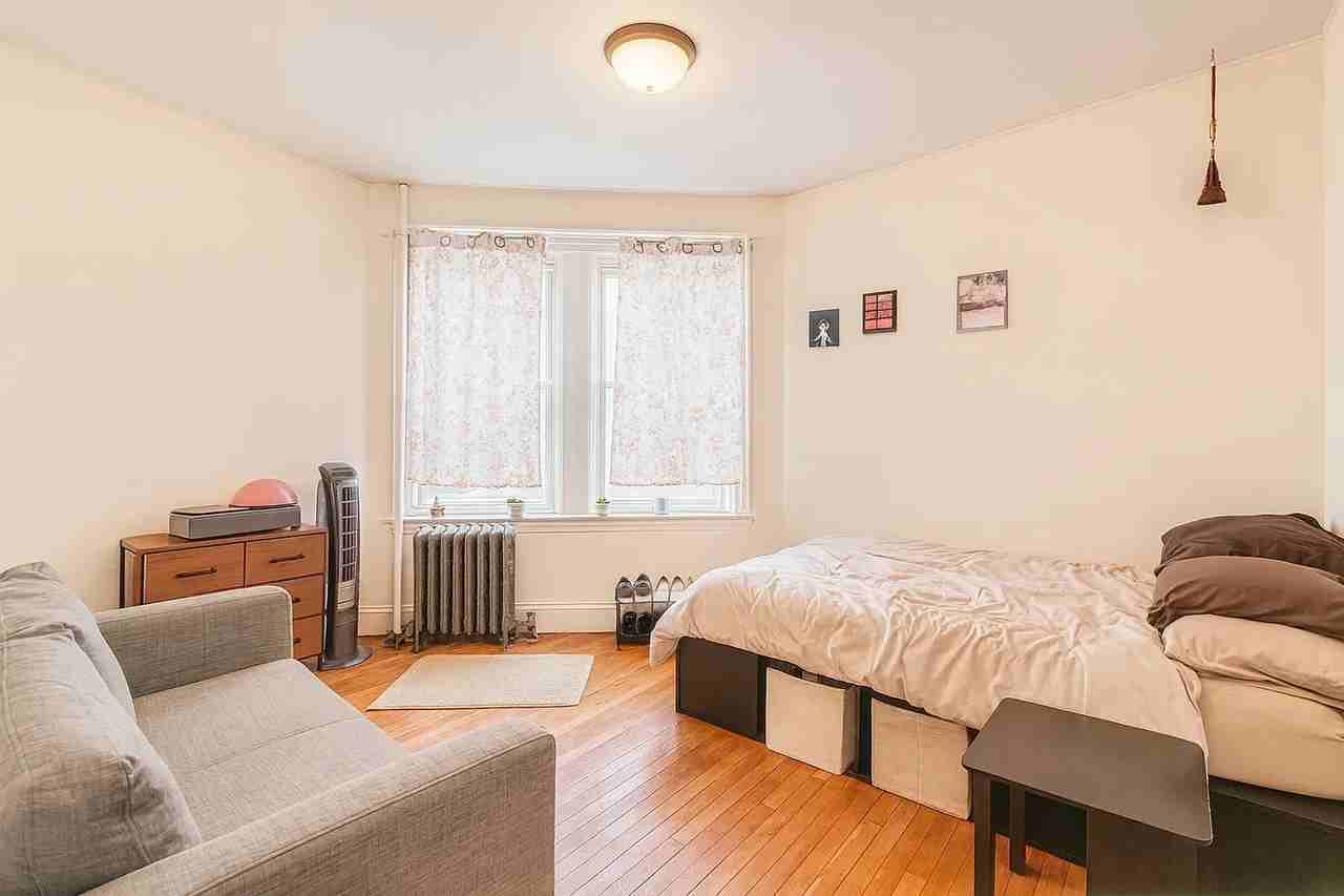 48 Egmont St - Photo 2 of 9