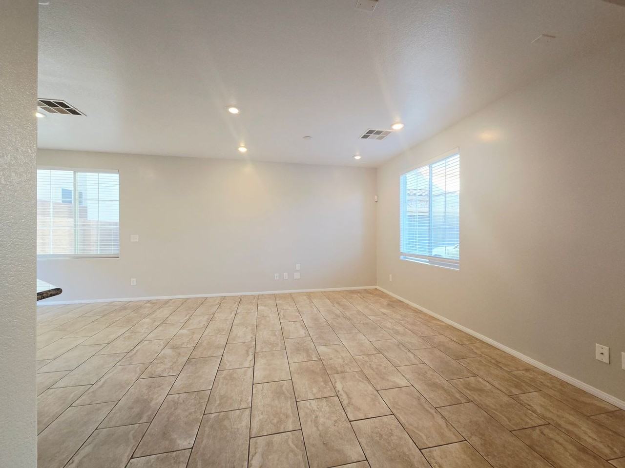 8352 Mokena Ave - Photo 3 of 22