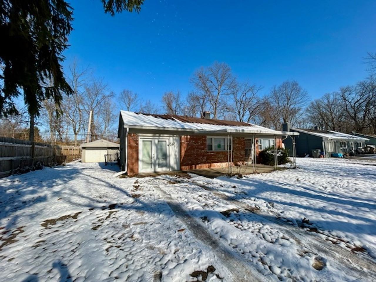 6740 Doris Dr - Photo 2 of 28