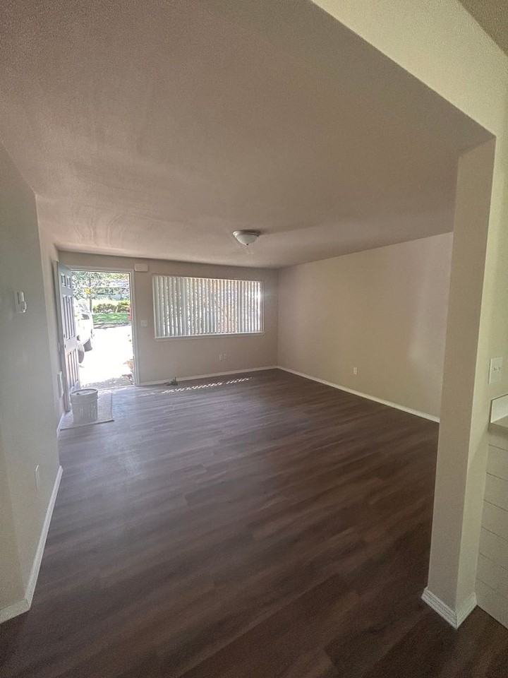 2904 E 16th St #C - Photo 7 of 17